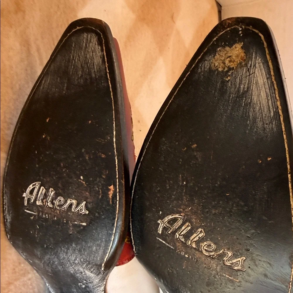 Embroidered Floral Western Boots - Red and Cream - Picture 5 of 7